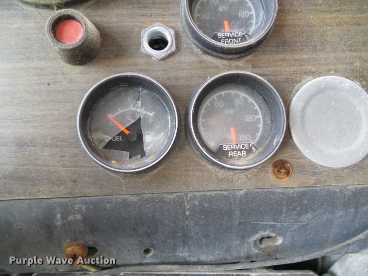 image for item DG5598 1985 Kenworth K100 semi truck