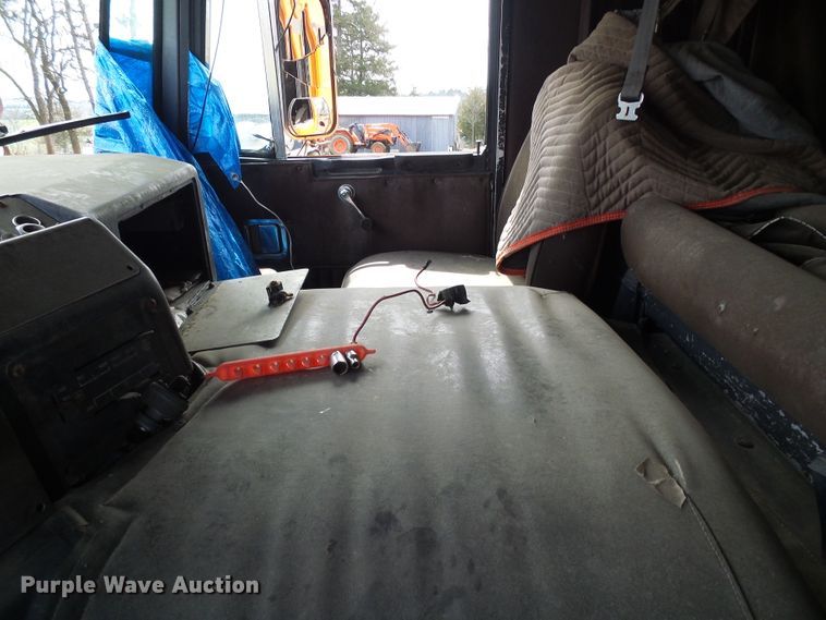 image for item DG5598 1985 Kenworth K100 semi truck