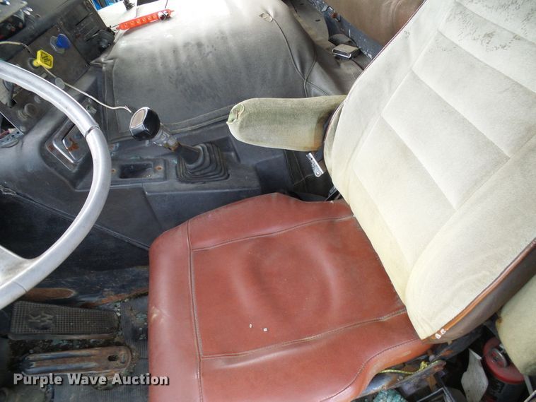 image for item DG5598 1985 Kenworth K100 semi truck