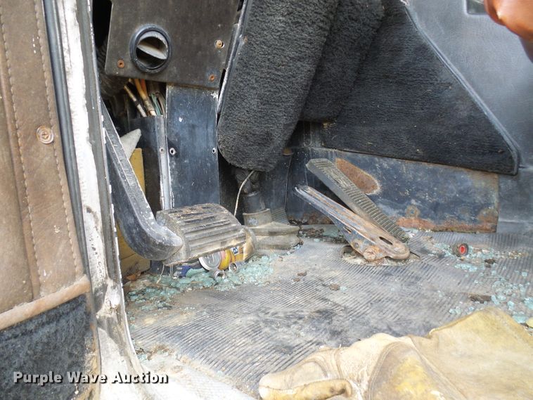 image for item DG5598 1985 Kenworth K100 semi truck