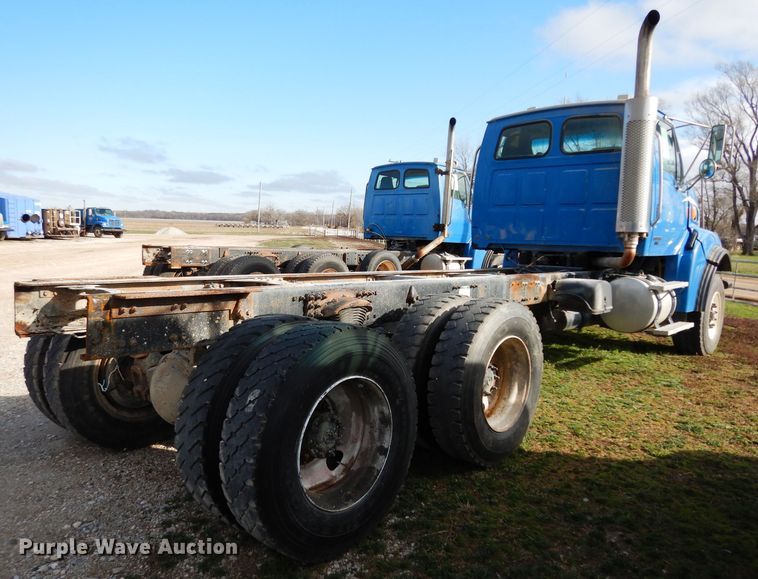 image for item DG6350 2007 Sterling LT8500 truck cab and chassis