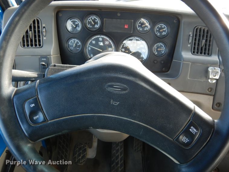 image for item DG6350 2007 Sterling LT8500 truck cab and chassis