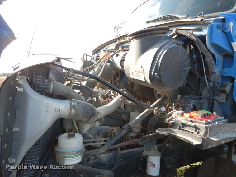 image for item DG6350 2007 Sterling LT8500 truck cab and chassis