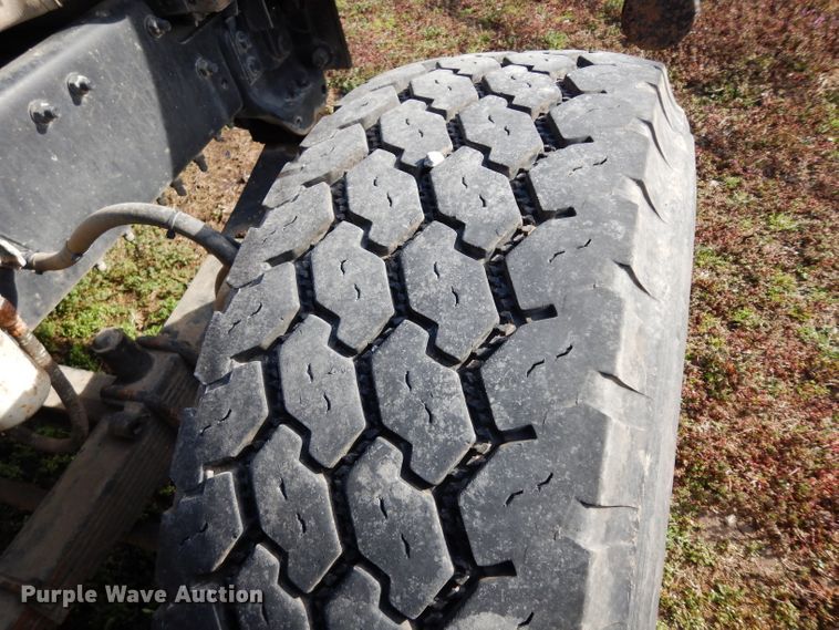 image for item DG6350 2007 Sterling LT8500 truck cab and chassis