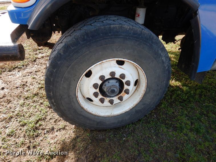 image for item DG6350 2007 Sterling LT8500 truck cab and chassis