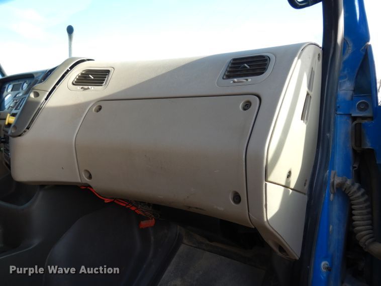 image for item DG6350 2007 Sterling LT8500 truck cab and chassis