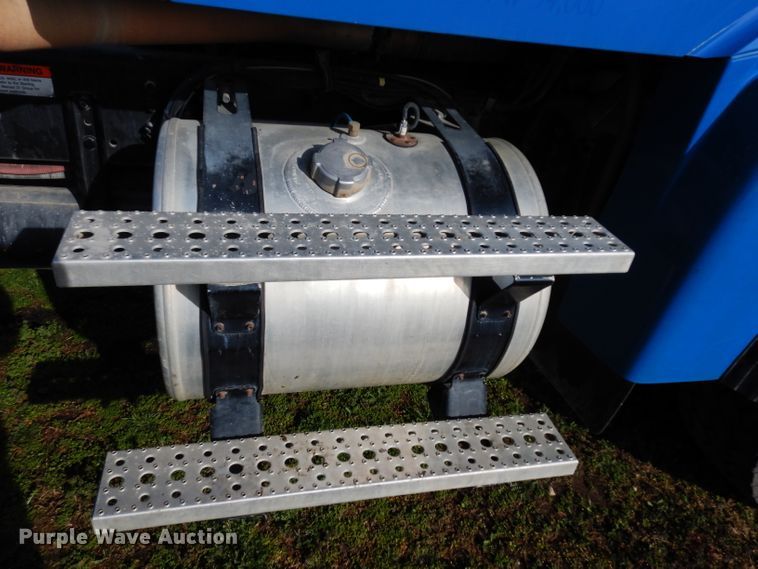 image for item DG6350 2007 Sterling LT8500 truck cab and chassis