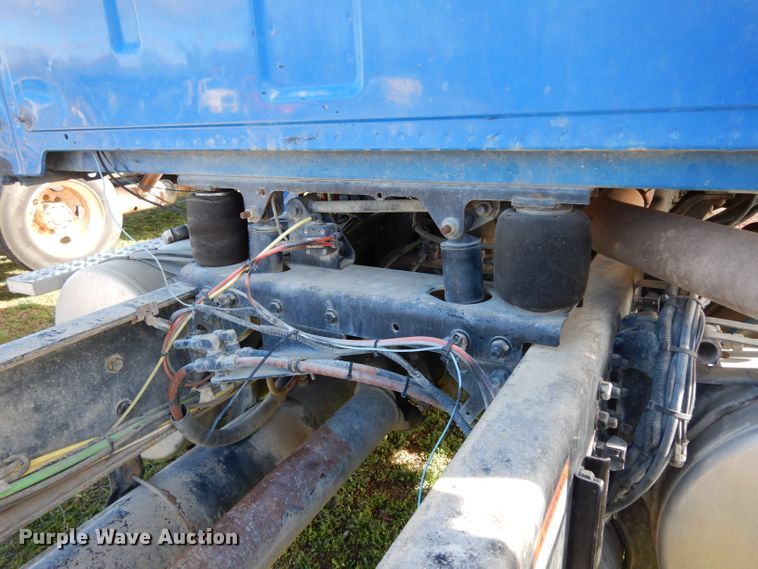 image for item DG6350 2007 Sterling LT8500 truck cab and chassis