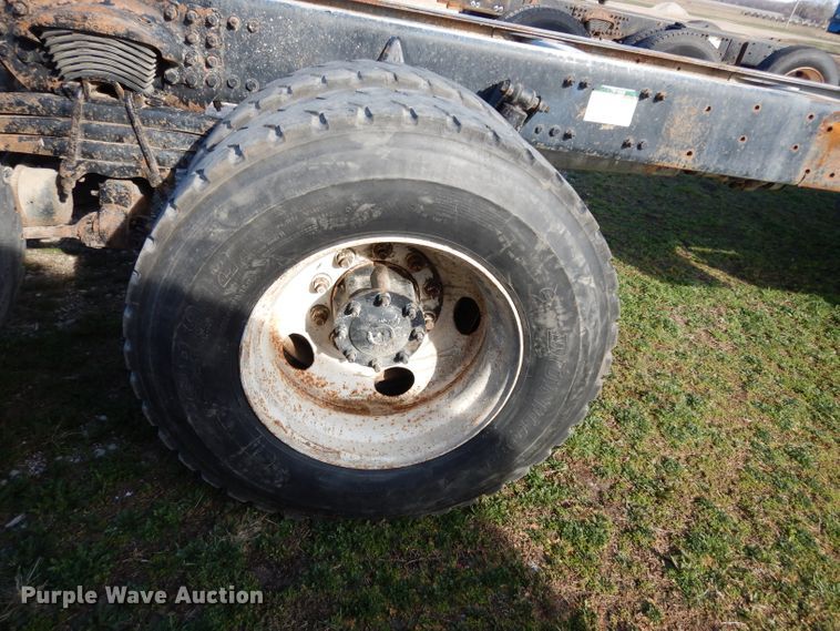 image for item DG6350 2007 Sterling LT8500 truck cab and chassis