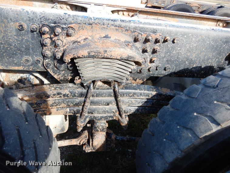 image for item DG6350 2007 Sterling LT8500 truck cab and chassis