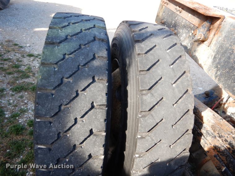 image for item DG6350 2007 Sterling LT8500 truck cab and chassis