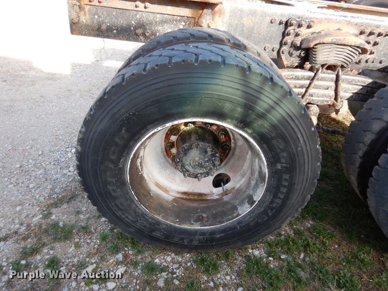 image for item DG6350 2007 Sterling LT8500 truck cab and chassis