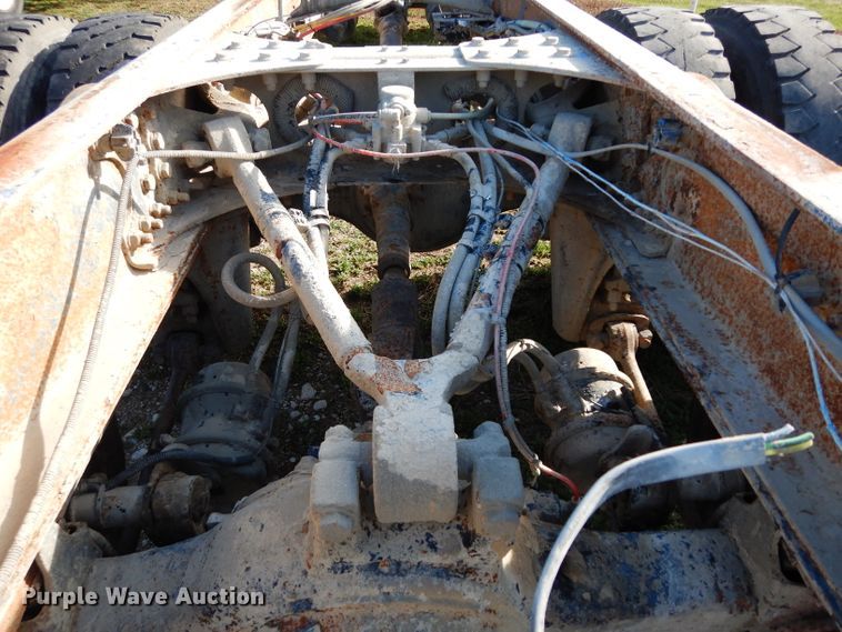 image for item DG6350 2007 Sterling LT8500 truck cab and chassis