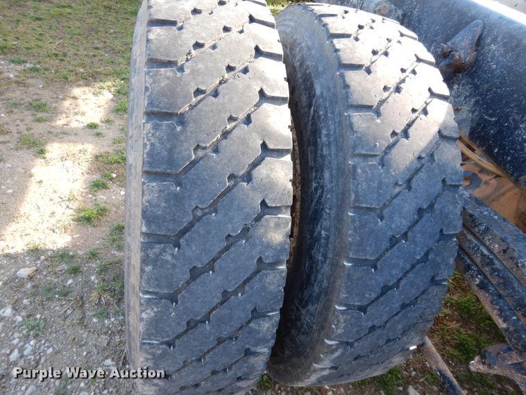 image for item DG6350 2007 Sterling LT8500 truck cab and chassis