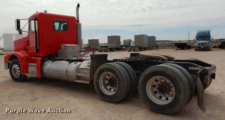 image for item DH2400 1995 Peterbilt 377 semi truck