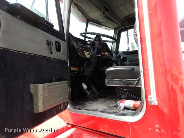 image for item DH2400 1995 Peterbilt 377 semi truck