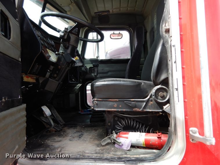 image for item DH2400 1995 Peterbilt 377 semi truck