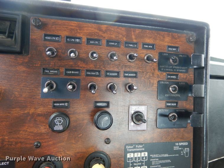 image for item DH2400 1995 Peterbilt 377 semi truck