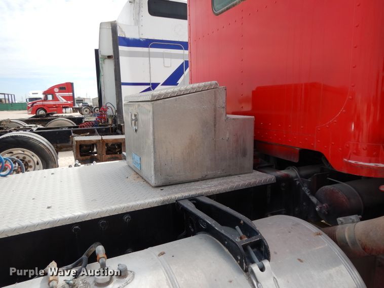 image for item DH2400 1995 Peterbilt 377 semi truck