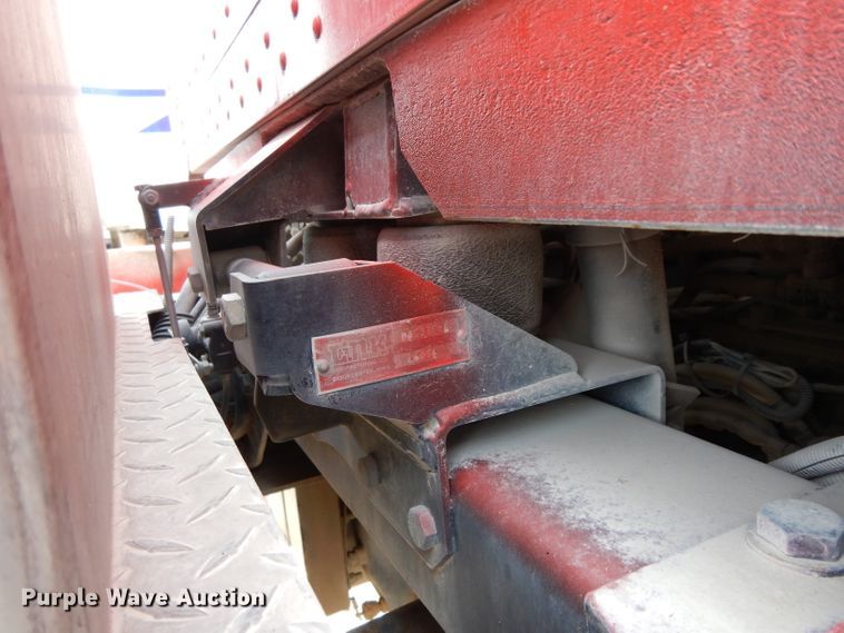 image for item DH2400 1995 Peterbilt 377 semi truck