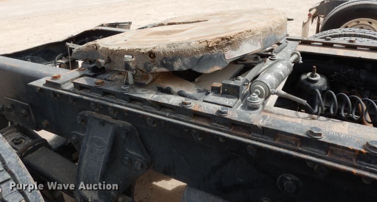 image for item DH2400 1995 Peterbilt 377 semi truck