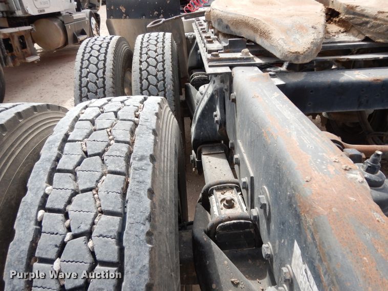 image for item DH2400 1995 Peterbilt 377 semi truck