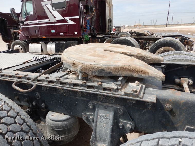 image for item DH2400 1995 Peterbilt 377 semi truck