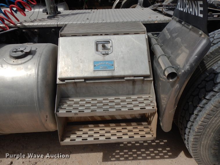 image for item DH2400 1995 Peterbilt 377 semi truck