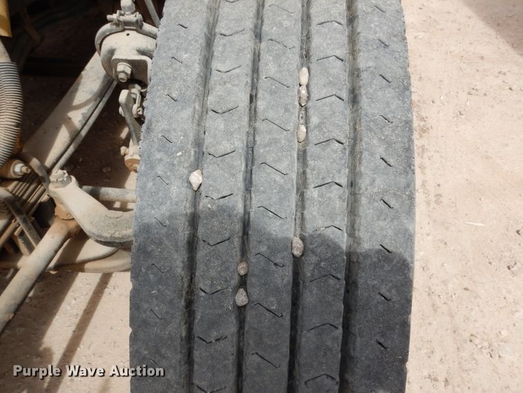 image for item DH2400 1995 Peterbilt 377 semi truck