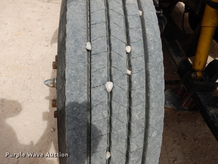 image for item DH2400 1995 Peterbilt 377 semi truck