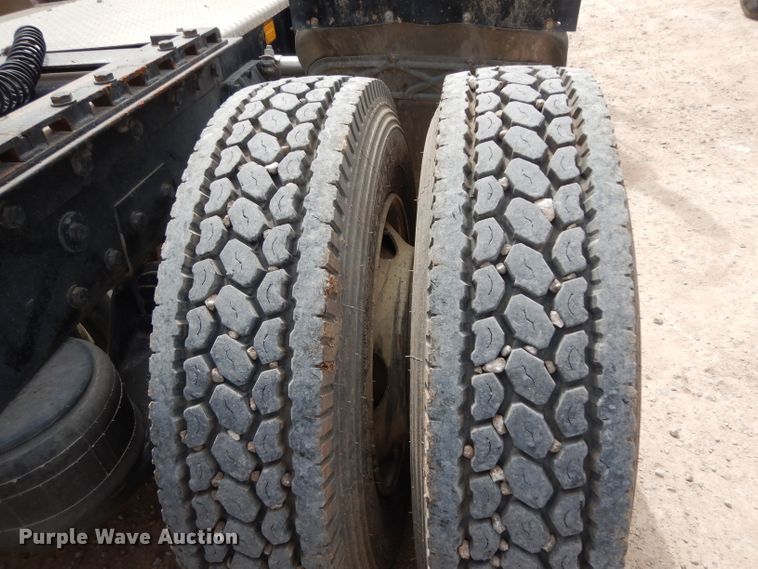 image for item DH2400 1995 Peterbilt 377 semi truck