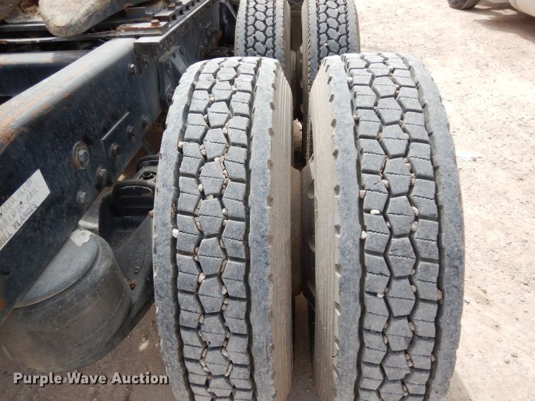 image for item DH2400 1995 Peterbilt 377 semi truck