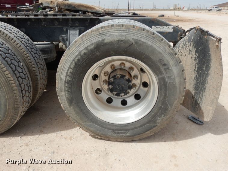 image for item DH2400 1995 Peterbilt 377 semi truck