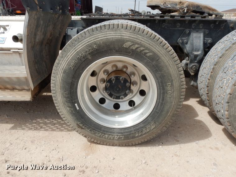 image for item DH2400 1995 Peterbilt 377 semi truck