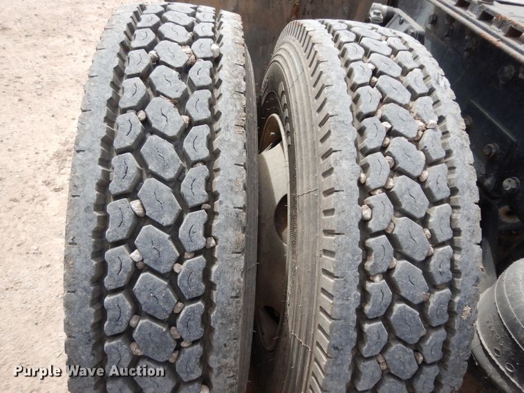 image for item DH2400 1995 Peterbilt 377 semi truck