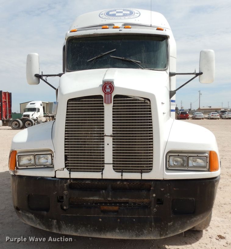 image for item DH2401 2003 Kenworth semi truck