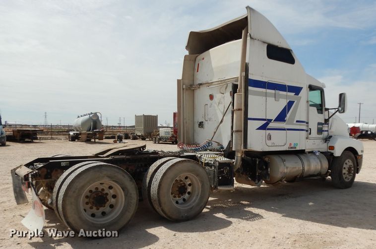 image for item DH2401 2003 Kenworth semi truck