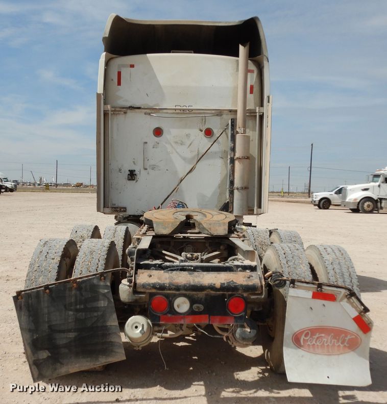 image for item DH2401 2003 Kenworth semi truck