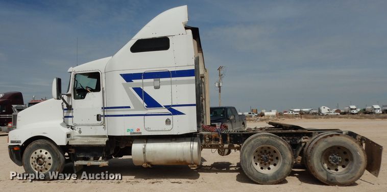 image for item DH2401 2003 Kenworth semi truck