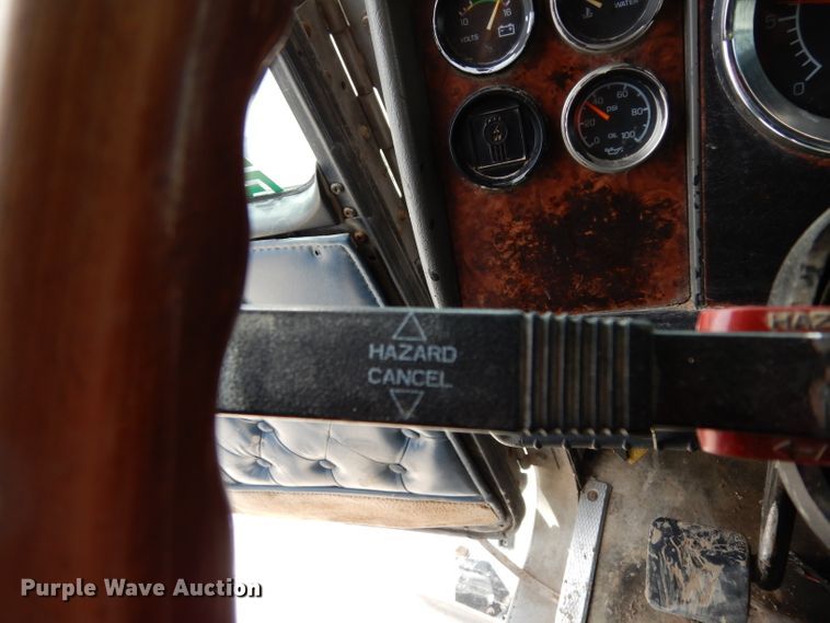 image for item DH2401 2003 Kenworth semi truck