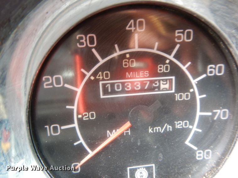 image for item DH2401 2003 Kenworth semi truck