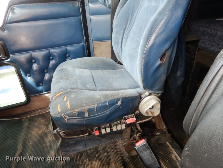 image for item DH2401 2003 Kenworth semi truck