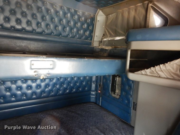 image for item DH2401 2003 Kenworth semi truck