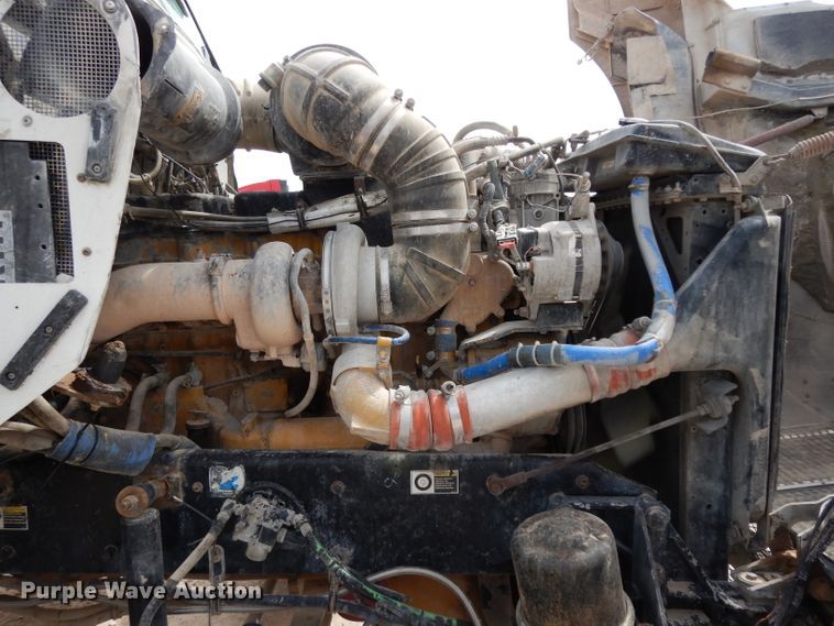 image for item DH2401 2003 Kenworth semi truck