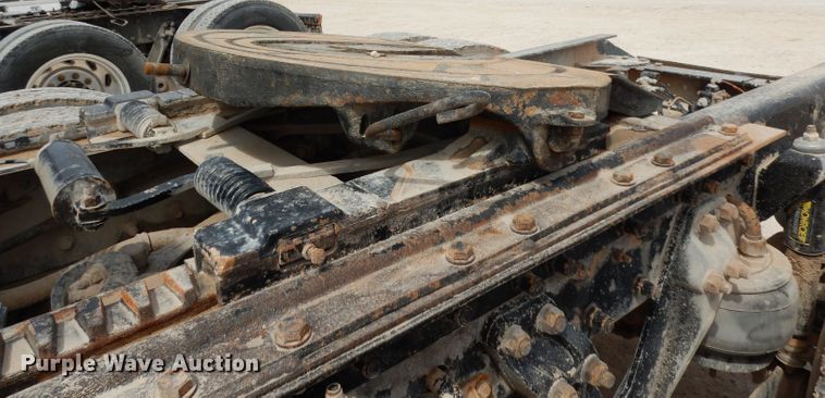 image for item DH2401 2003 Kenworth semi truck