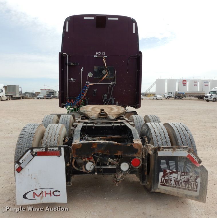 image for item DH2402 2010 Peterbilt 387 semi truck