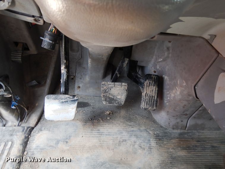 image for item DH2402 2010 Peterbilt 387 semi truck