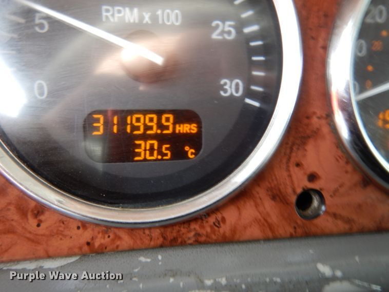 image for item DH2402 2010 Peterbilt 387 semi truck