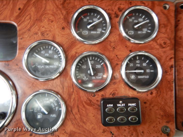 image for item DH2402 2010 Peterbilt 387 semi truck