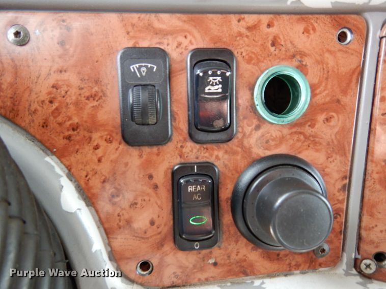 image for item DH2402 2010 Peterbilt 387 semi truck